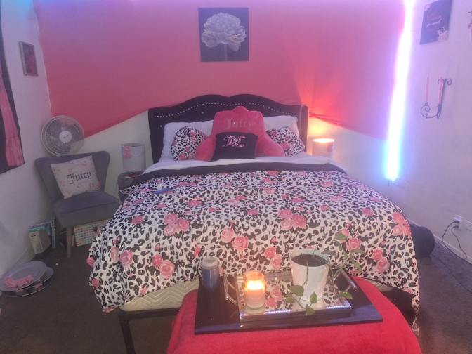 Athina Daniels's room
