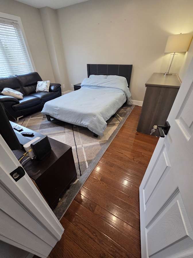 Chris Wonderful's room