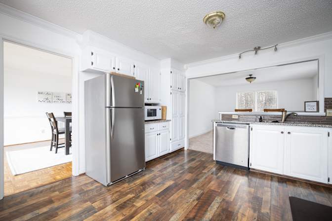 lifedoorrentals's room