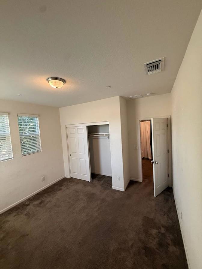 Moe's room