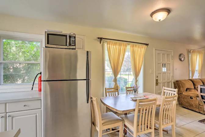European Home - Roommate Needed's room