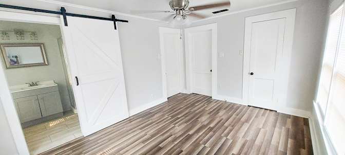 Grand Height Investments's room