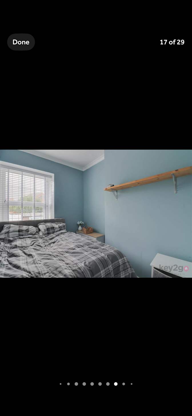Jason  Hewitt's room