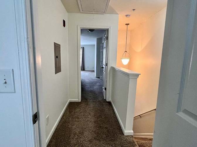 Alcove Rooms's room