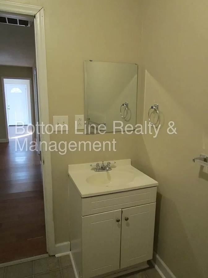 Alcove Rooms's room