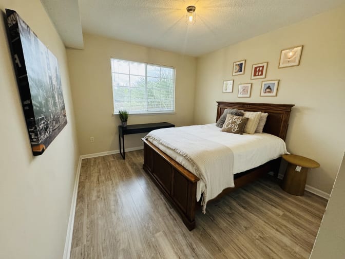 Jennifer's room