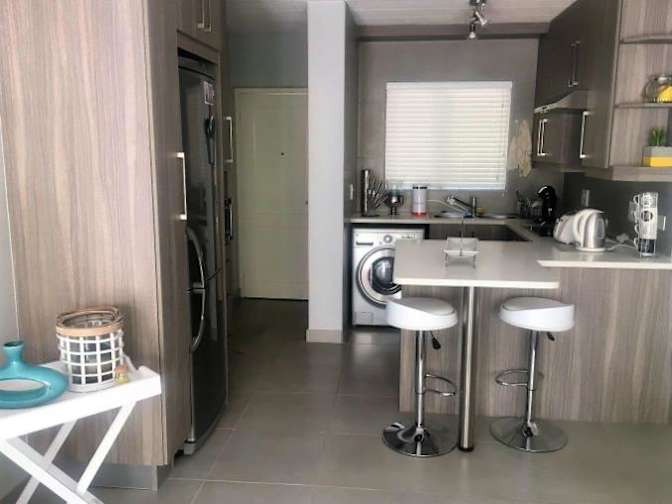 Mejury's room