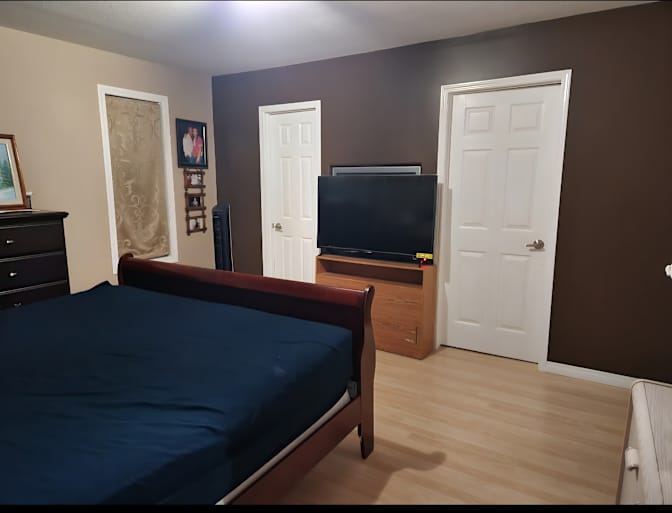 Uche's room
