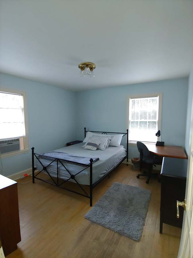 Friendly Center Area's room