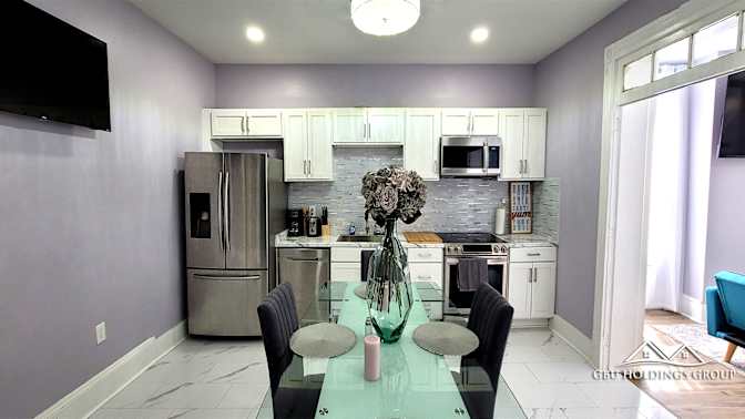 GBU Holdings Group's room