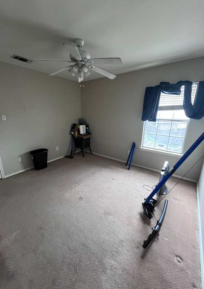 Andres's room