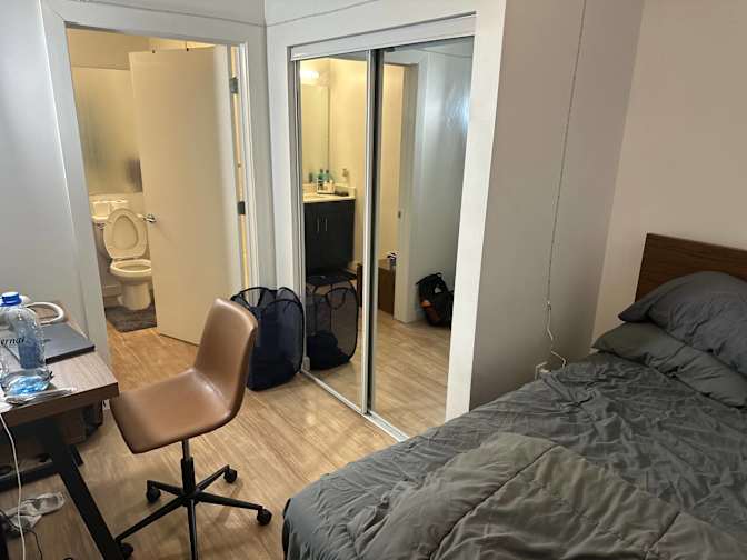 Viraj Kulkarni's room