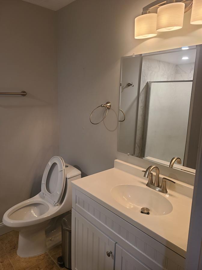 Wale basement Apartment's room