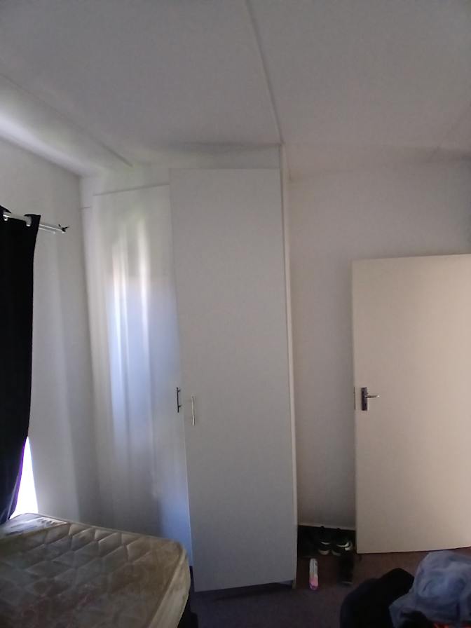 Zero Bruru's room