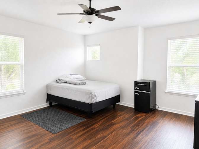 Juan's room