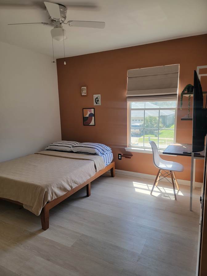 Landis's room