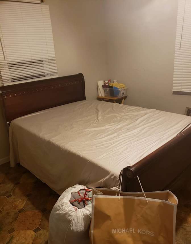 Christina Elisa Parsons's room