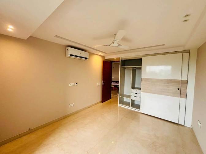 Divyanshi's room