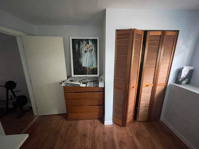 Pari Moradi's room