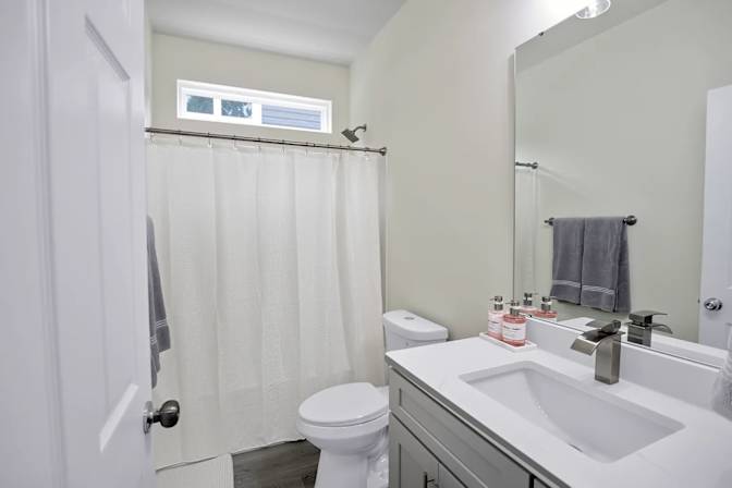 Alcove Rooms's room