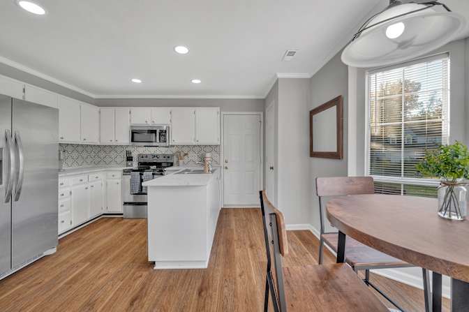 Dynamic Edge Property Solutions's room