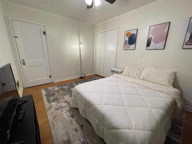 Lotus Consulting and Management LLC's room