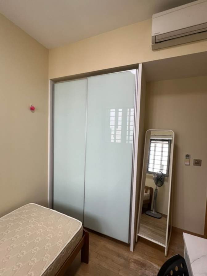 Jonathon Ng's room