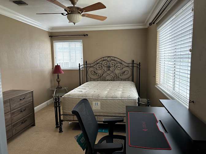hansel's room