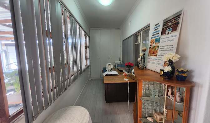 Elana Wright's room