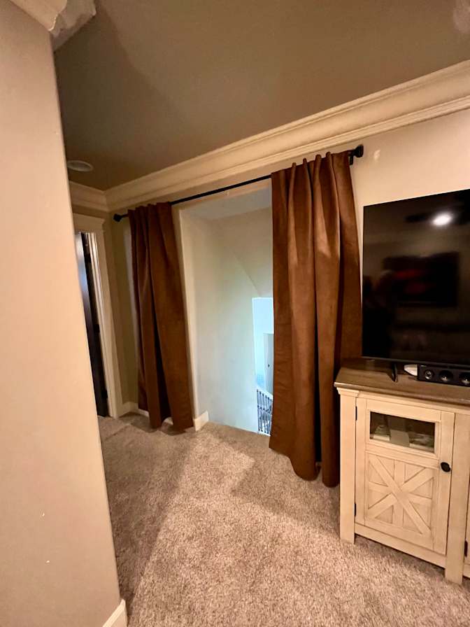 Mike & Tammy's room