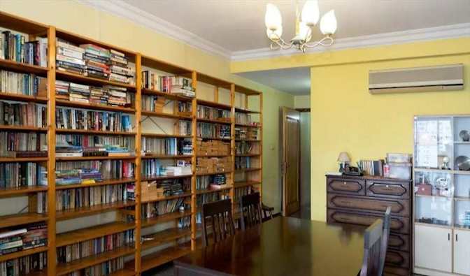 Ron's room