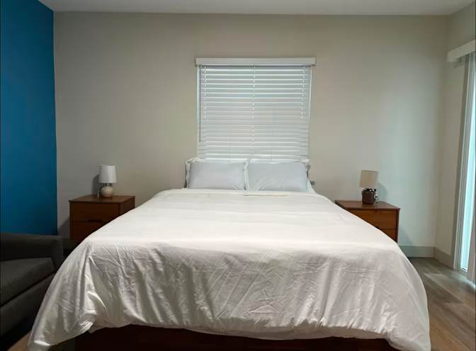 Carlos's room