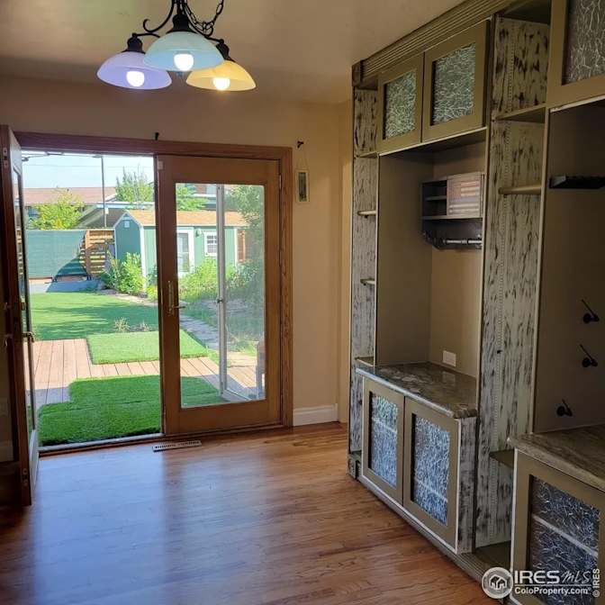 Thomas's room