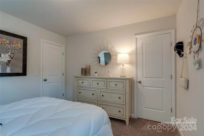 Alcove Rooms's room
