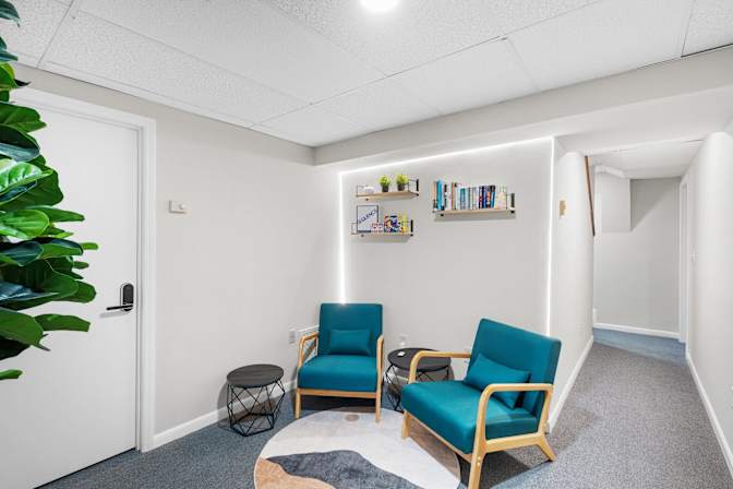 lifedoorrentals's room