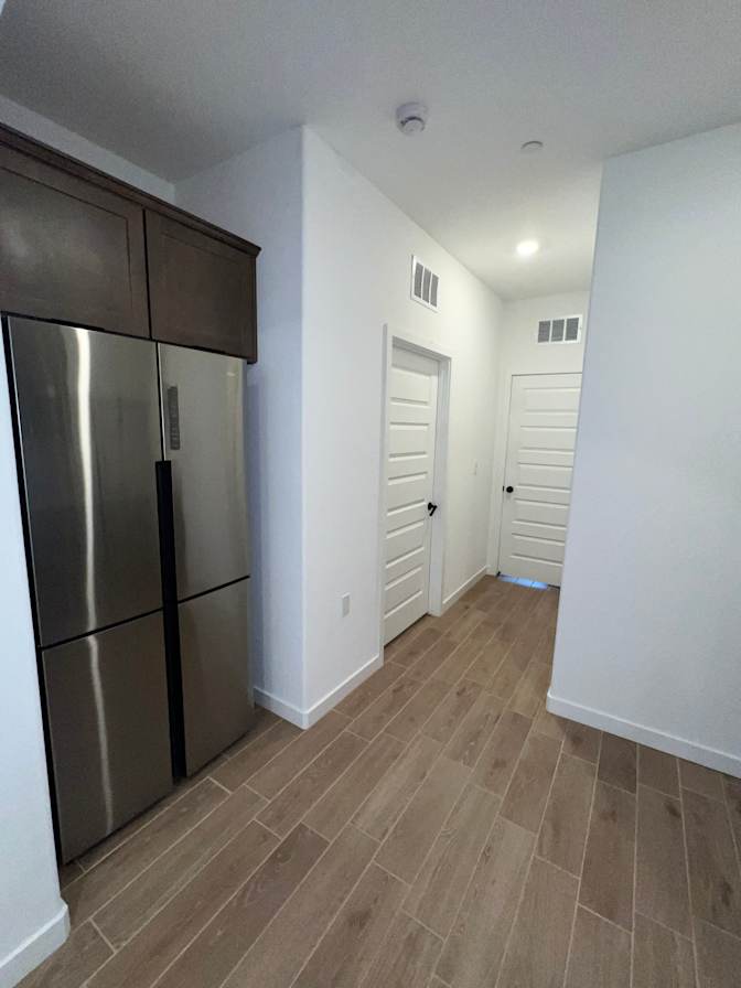 Phong Ho, CA Real Estate Broker's room