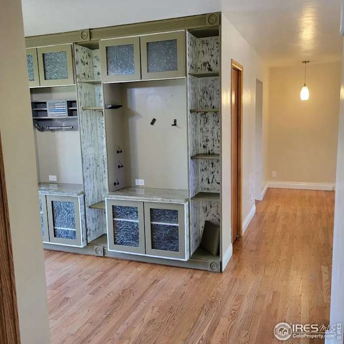 Thomas's room