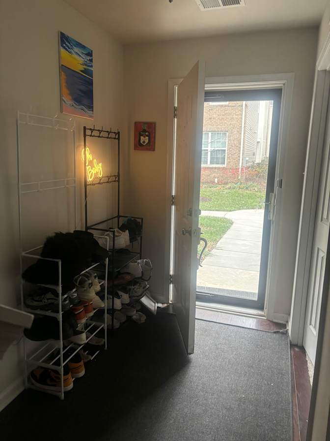 Kushanti's room