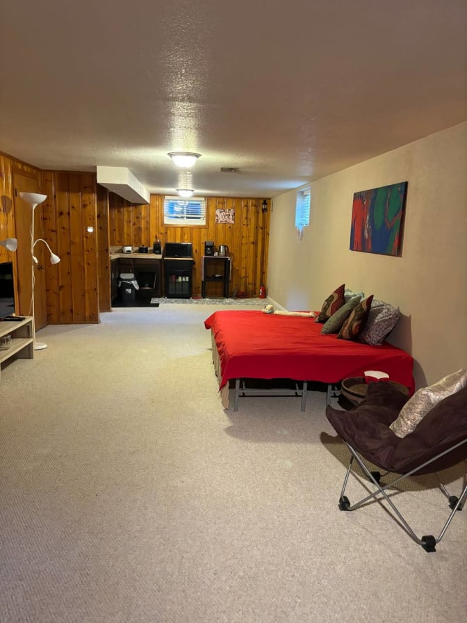 Bardia Hedayati's room