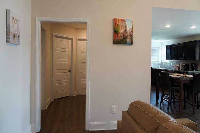 Anolv's room