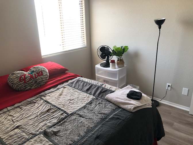 Lia Homes's room