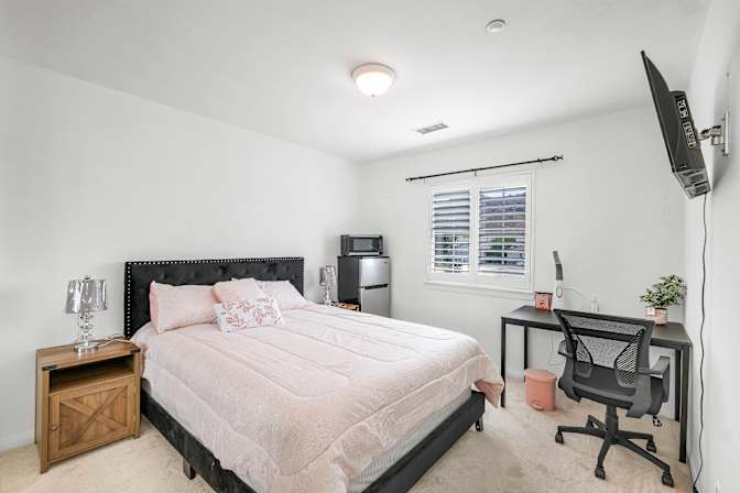 Sandy's room