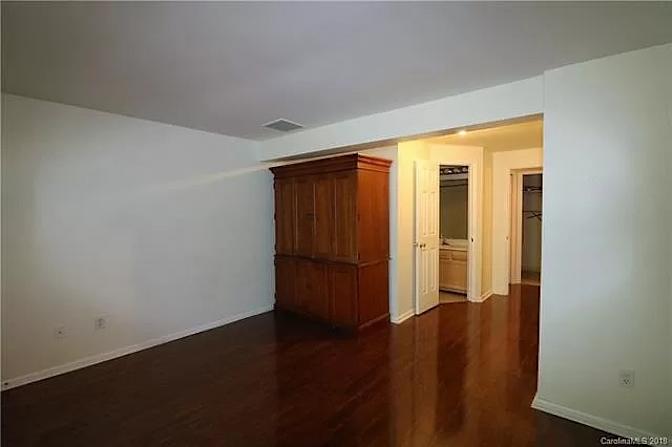 Alcove Rooms's room