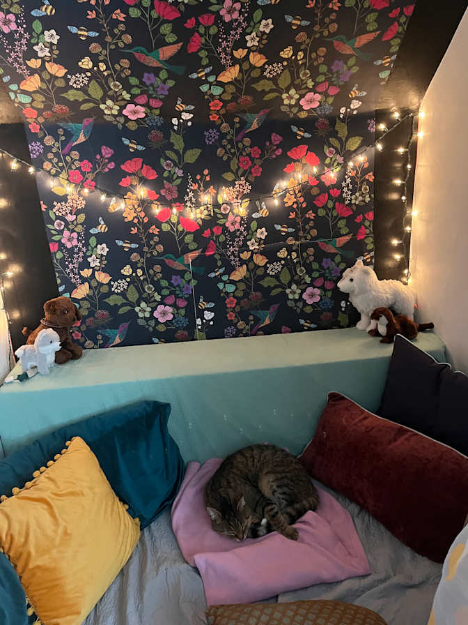 Dee's room