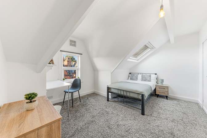 Gurj's room