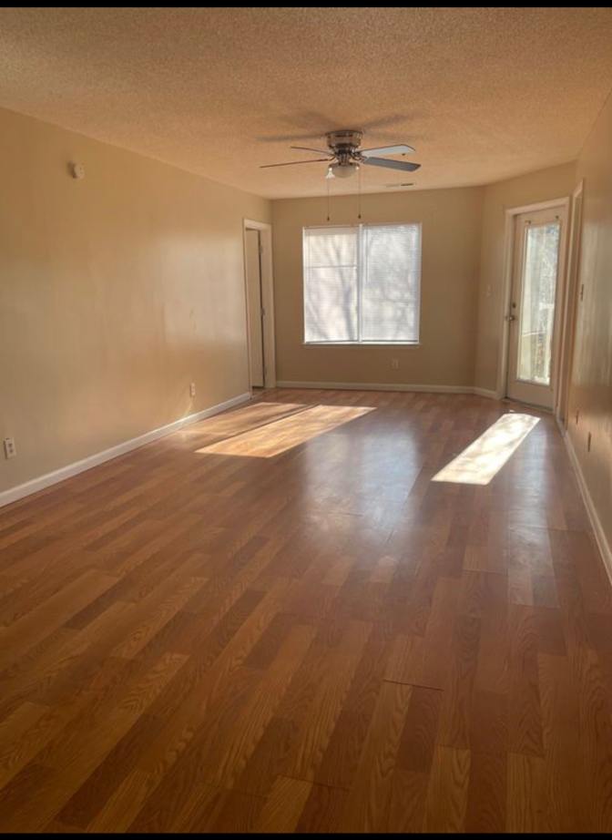 Alcove Rooms's room