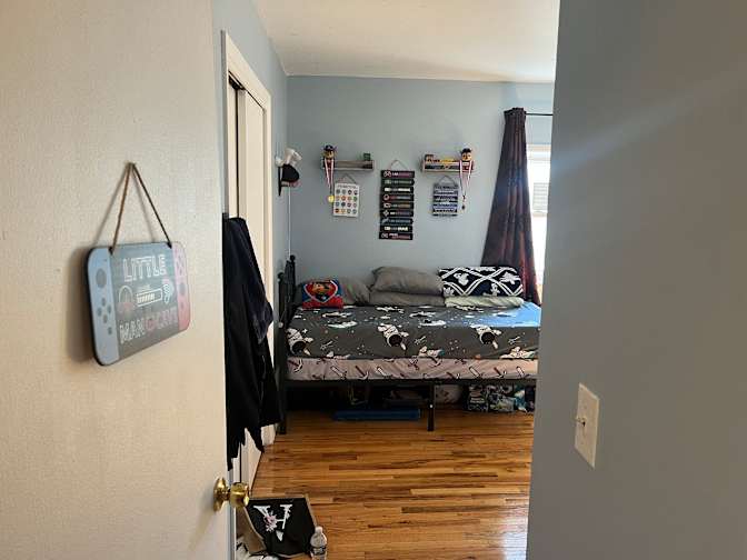 Francisco's room