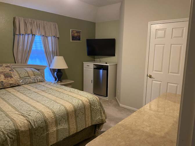 Plano private's room