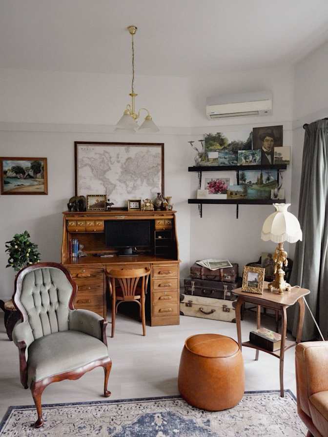 Thuy's room