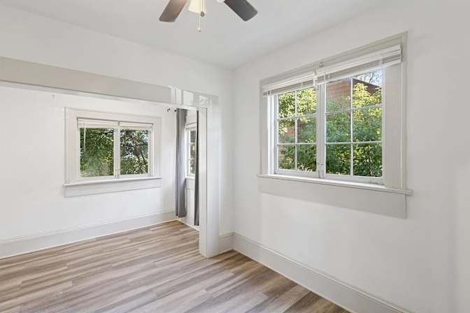 Omelora Living Services's room